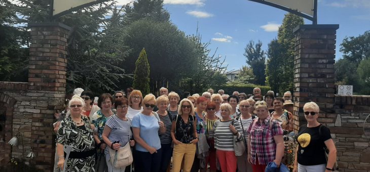 Seniorzy z Klubu Senior+ w Ogrodach „Kapias” w Goczałkowicach-Zdrój